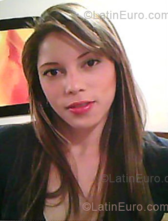 Date this gorgeous Colombia girl Erika Nathalia from Bogota CO5279