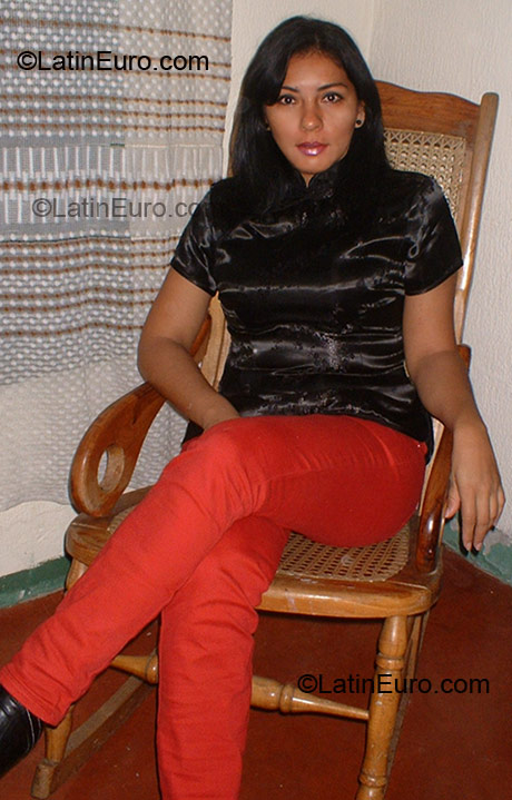 Date this sultry Colombia girl Carmenza from Armenia CO4715