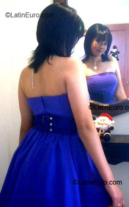 Date this attractive Colombia girl Andrea from Bogota CO4766