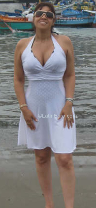 Date this hard body Peru girl Roxana from Lima PE310