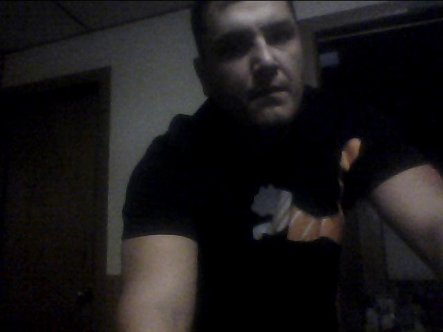 Date this voluptuous United States man Mannychino from Chicago US7061