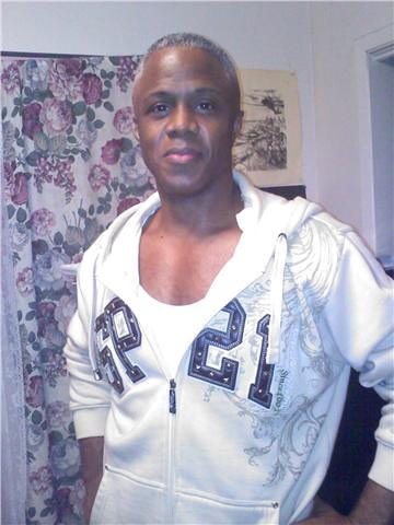 Date this tall United States man Ivan from Spanaway US7062