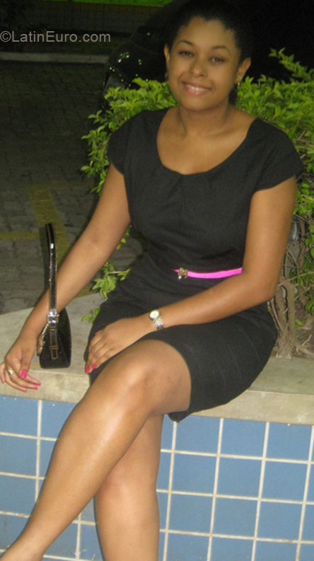 Date this tall Brazil girl Sandra from Vitória BR3455