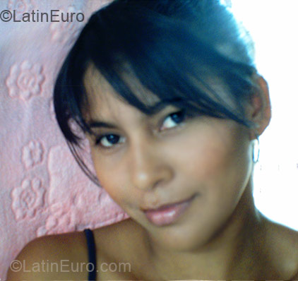 Date this gorgeous Colombia girl Mayerly from Medellin CO4831