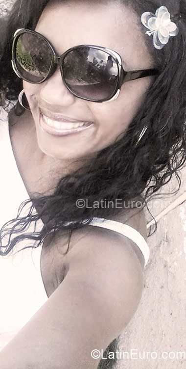 Date this hard body Brazil girl Maryah from Niteroi BR3491