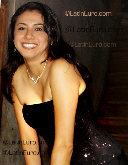 Date this sultry Ecuador girl Jasmin from Manabi EC23