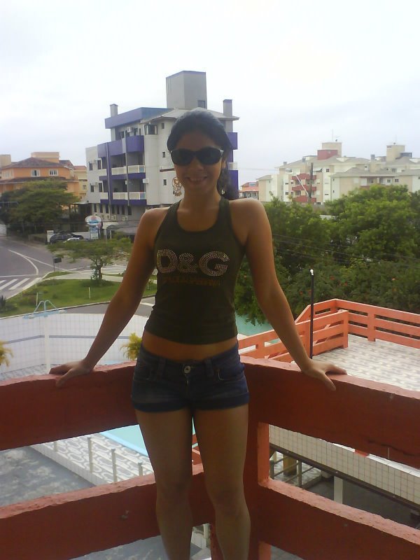 Date this charming Brazil girl Cris25 from Curitiba BR3545