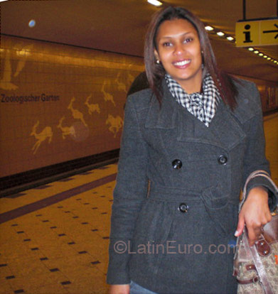 Date this voluptuous Brazil girl Ana Carolina from Santos BR3553