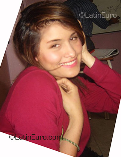 Date this tall Colombia girl Flor from Bogota CO4919