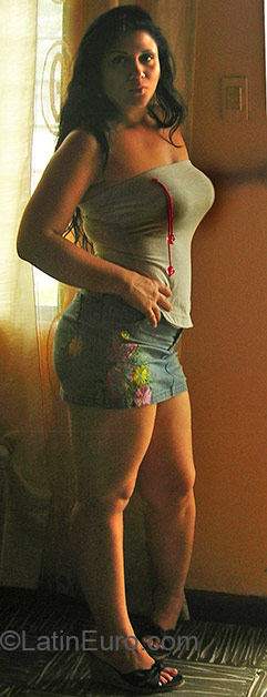 Date this exotic Colombia girl Natalia from Cali CO4946