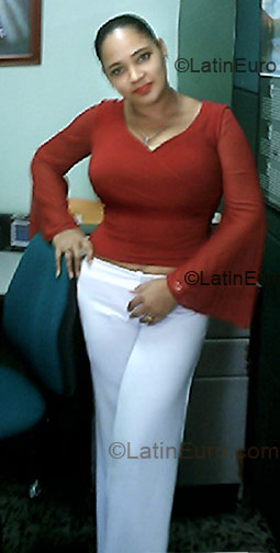 Date this charming Colombia girl Erika from Cali CO4980