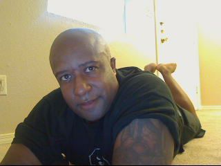 Date this happy United States man Tallgesse from El Paso US7402