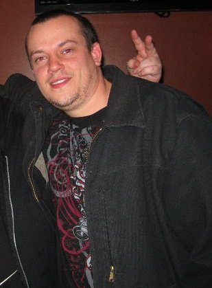 Date this happy United States man Brian from Auburn US7408