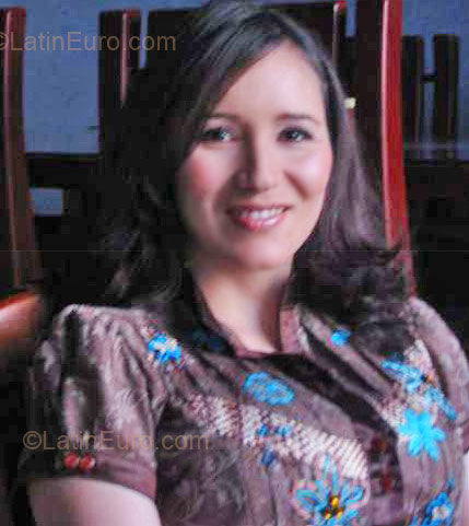 Date this cute Colombia girl Olga Lucia from Bogota CO5004