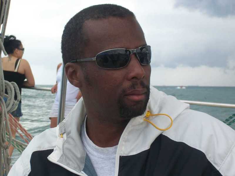 Date this sultry United States man Curt from Honolulu US7430