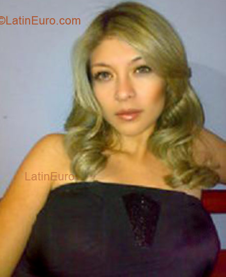 Date this georgeous Colombia girl Bella from Popayan CO5042