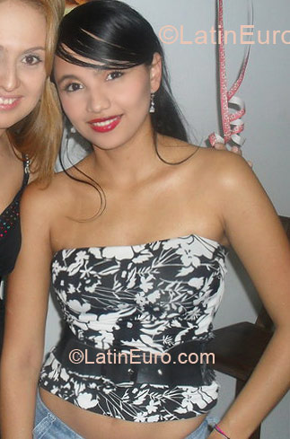 Date this good-looking Colombia girl Astrid Viviana from Medellin CO6396