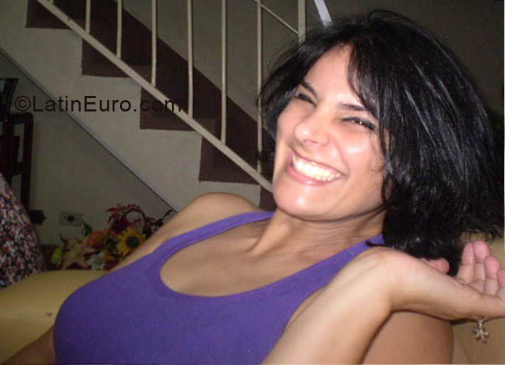 Date this attractive Brazil girl Regiane from Rio De Janeiro BR3635