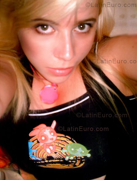 Date this athletic Brazil girl Emmanuelle from Juiz De Fora BR4476