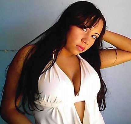 Date this attractive Colombia girl Julieth from Barranquilla CO5128