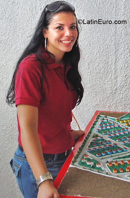 Date this stunning Nicaragua girl Maria Esperanza from Leon NI10