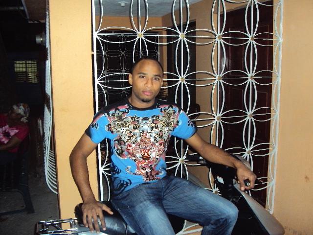 Date this beautiful Dominican Republic man Glen from Santo Domingo DO5255