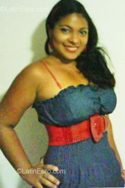 Date this good-looking Colombia girl Angie from Barranquilla CO6725