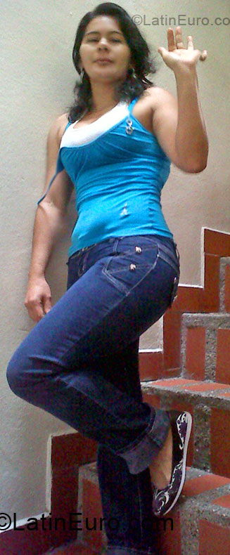 Date this happy Colombia girl Nidia from Medellin CO5291