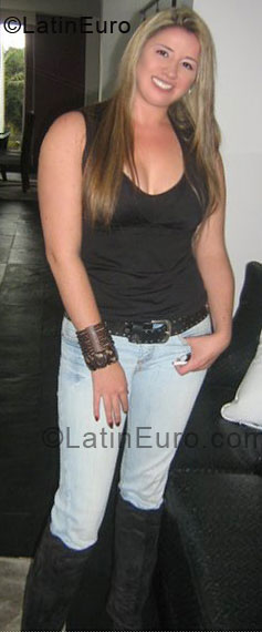 Date this young Colombia girl Maria from Bogota CO7219