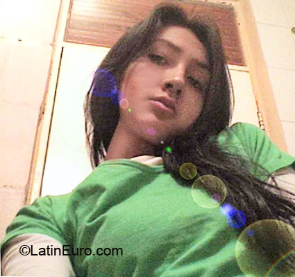 Date this pretty Colombia girl Leidy Johana from Bogota CO5312
