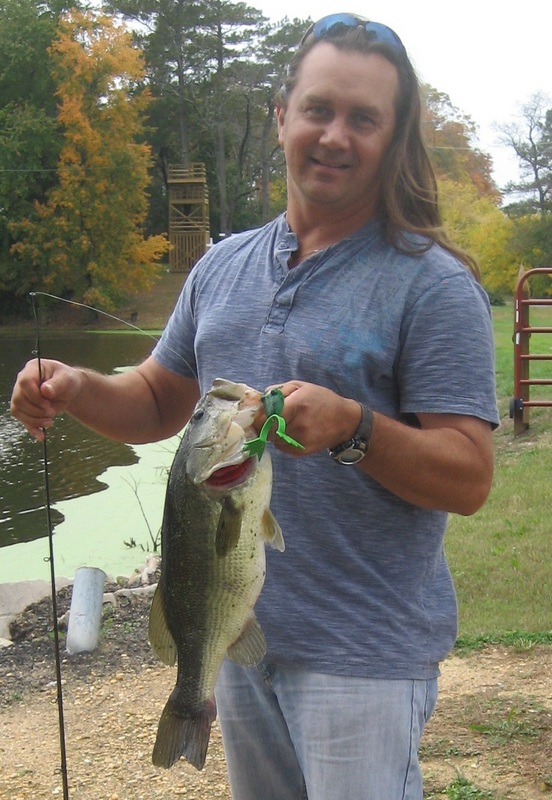 Date this delightful United States man Letekro from preston US7818