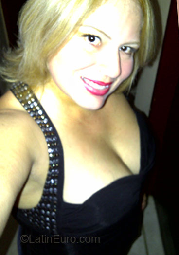 Date this charming Venezuela girl Maria Lourdes from Barquisimeto VE35