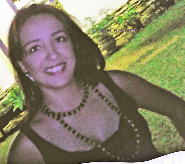 Date this good-looking Brazil girl Juliana from Anapolis BR3827