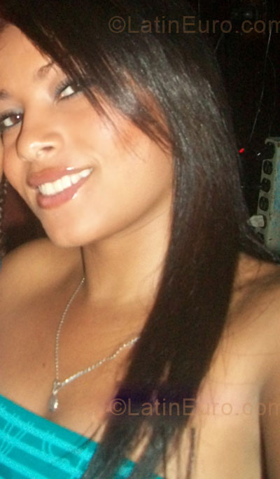 Date this nice looking Colombia girl Jennifer Paola from Medellin CO7341