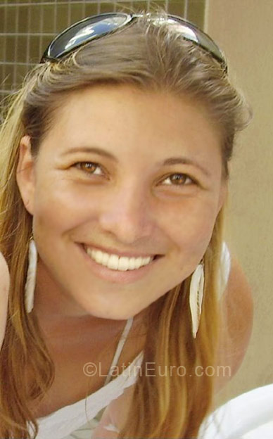 Date this happy Brazil girl Alycinhaa from Rio De Janeiro BR3867