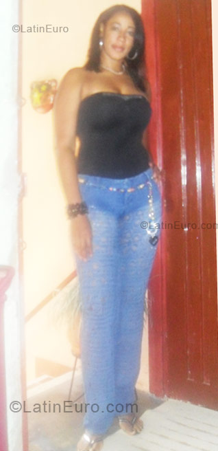 Date this lovely Colombia girl Yalila from Cali CO5444