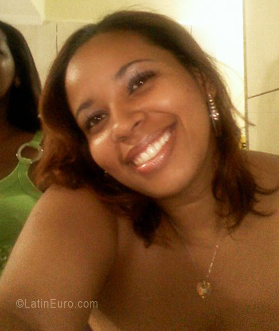 Date this gorgeous Brazil girl Cristiane from Rio De Janeiro BR3885