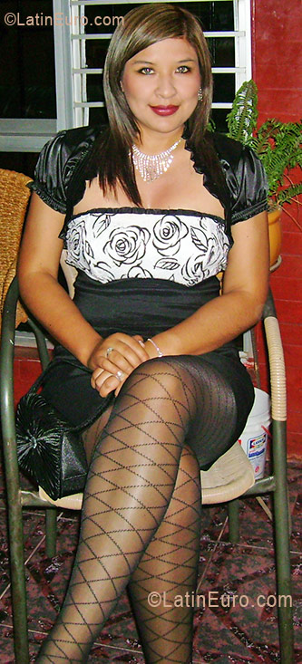 Date this happy Peru girl Maria Ines from Lima PE375