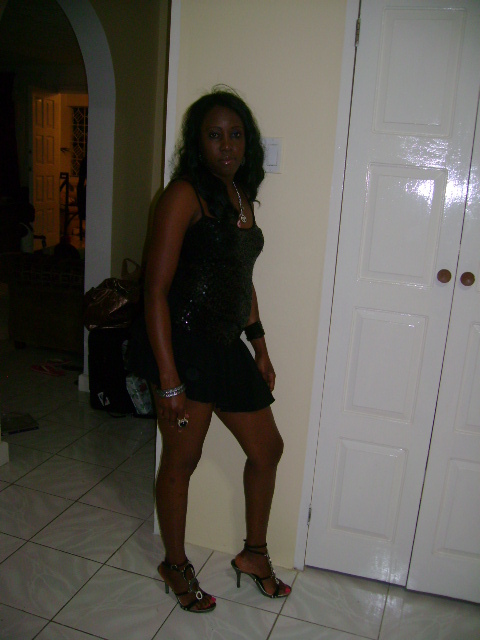 Date this attractive Jamaica girl Mona from Jamaica GB430