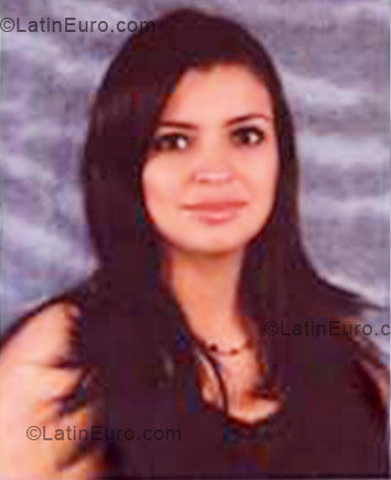 Date this delightful Colombia girl Aura Maria from Armenia CO5524