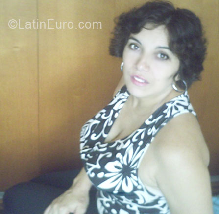 Date this nice looking Brazil girl Cidha from Rio de Janeiro BR3991
