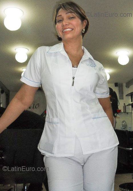 Date this nice looking Colombia girl Heydi samper pa from Barranquilla CO5548