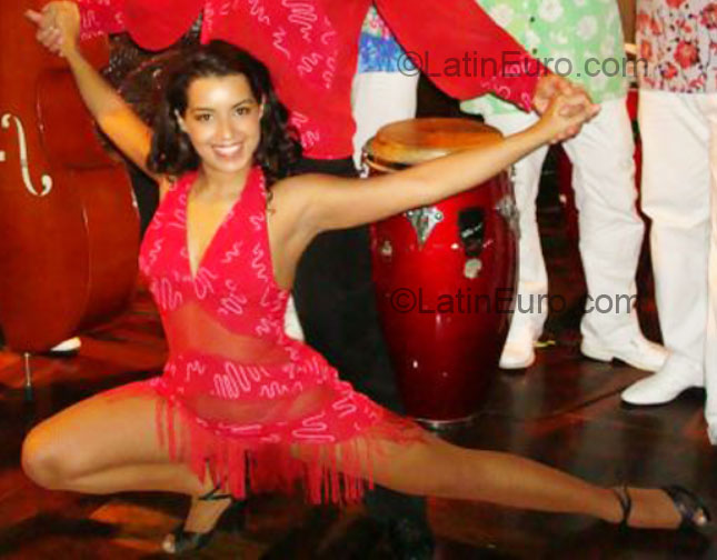 Date this charming Brazil girl Maria from Rio De Janeiro BR4017