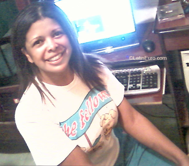 Date this athletic Brazil girl Marlene from Sao Paulo BR4020