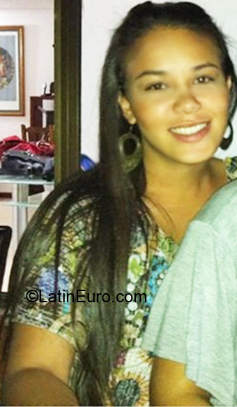 Date this good-looking Colombia girl Greicy from Cali CO5601