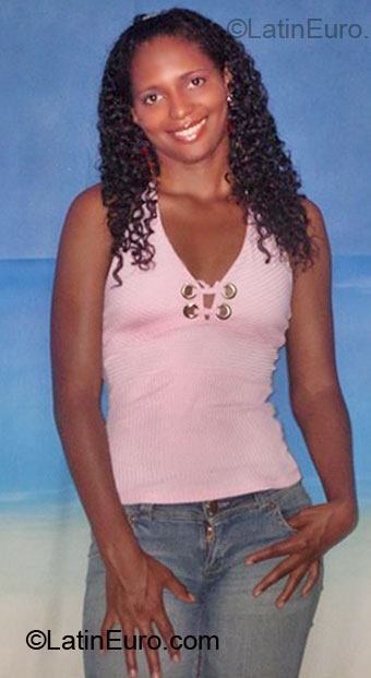 Date this lovely Colombia girl Yolima from Bogota CO5605