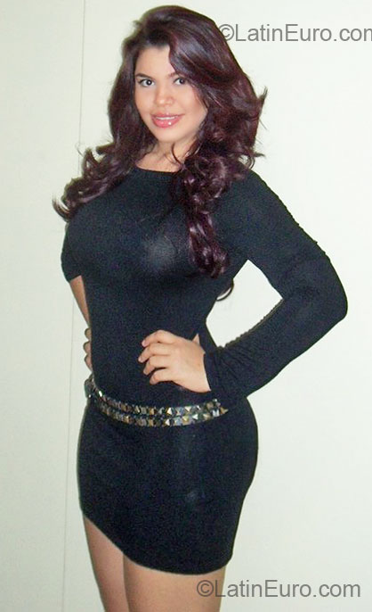 Date this hot Colombia girl Dallana from Barranquilla CO7115