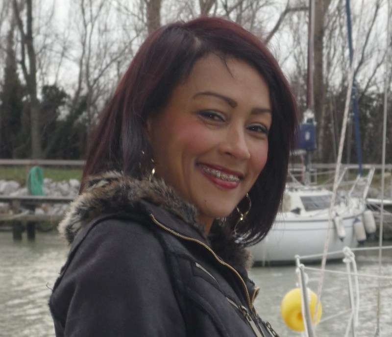 Date this young Brazil girl Ana claudia from Salvador BR4077