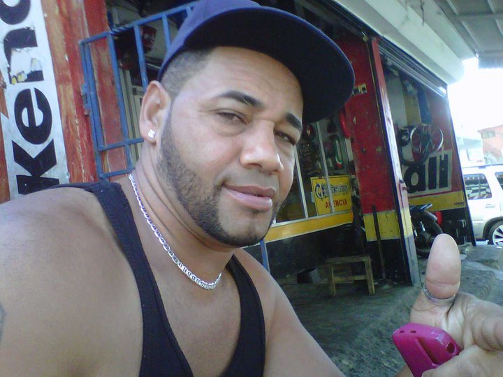 Date this georgeous Dominican Republic man Franklin from Santo Domingo DO5631