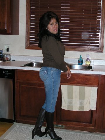 Date this sultry United States girl Cecilia from Phoenix US8346